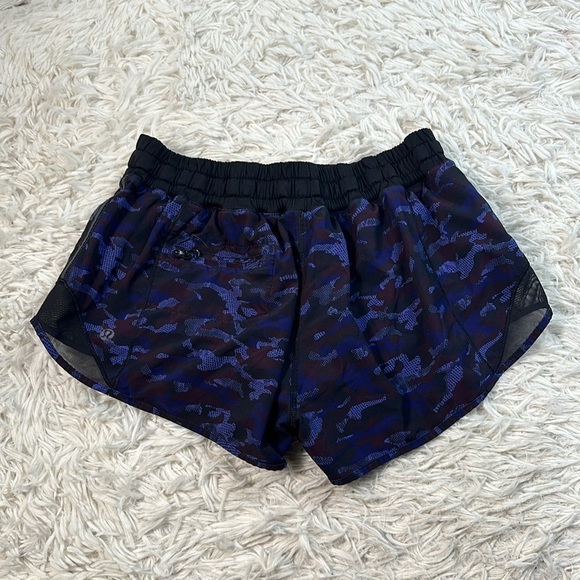 Lululemon Hotty Hot Short Mini Hounds Camo Emperor Blue Black / Black - Picture 5 of 6